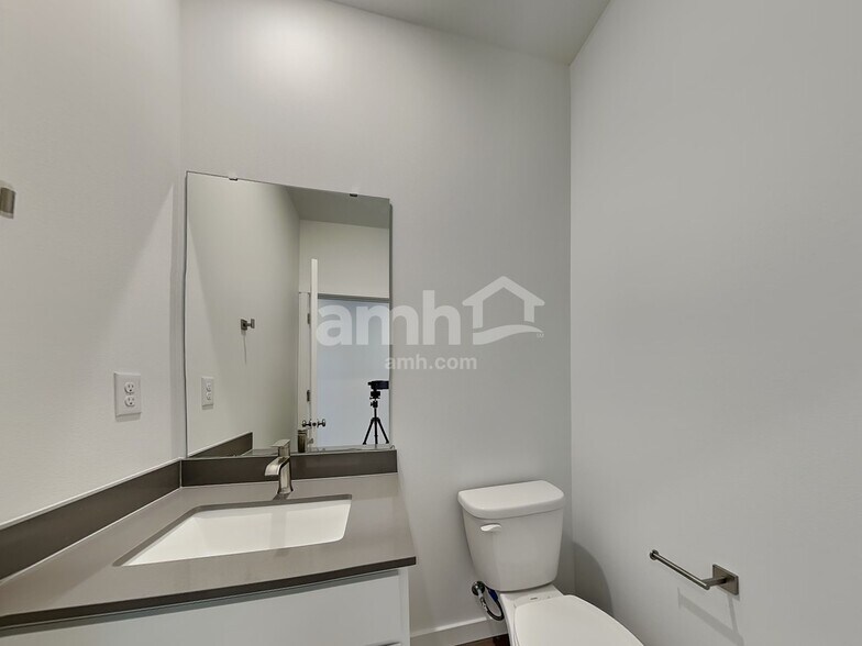 Building Photo - 9836 Kai Jurcevic Avenue