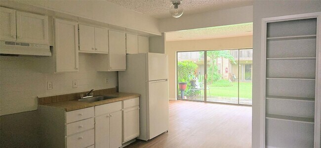 Building Photo - 12900 Walden Rd