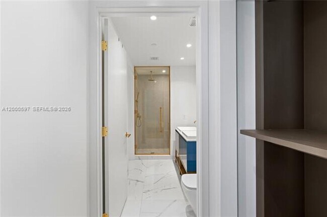 Building Photo - 2678 Tigertail Ave