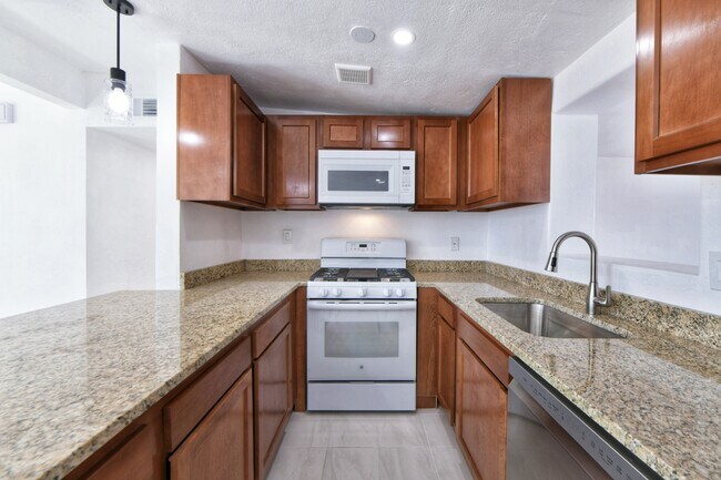 Building Photo - 5201 E 28th St