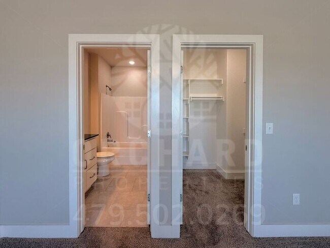 Building Photo - EP 5 | Endura Park-Townhomes in Siloam Springs!