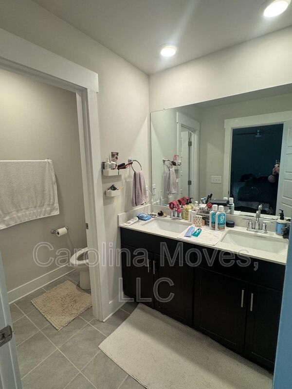 Building Photo - 29 Beachley Pl