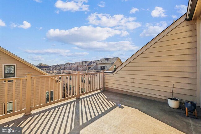 Building Photo - 4709 Van Buren St