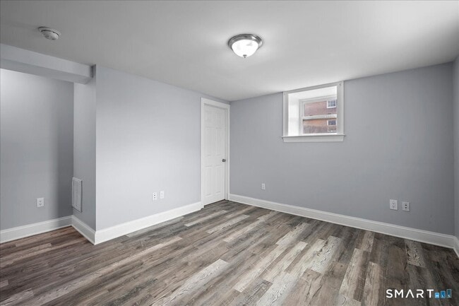 Building Photo - 38 Soundview Ave