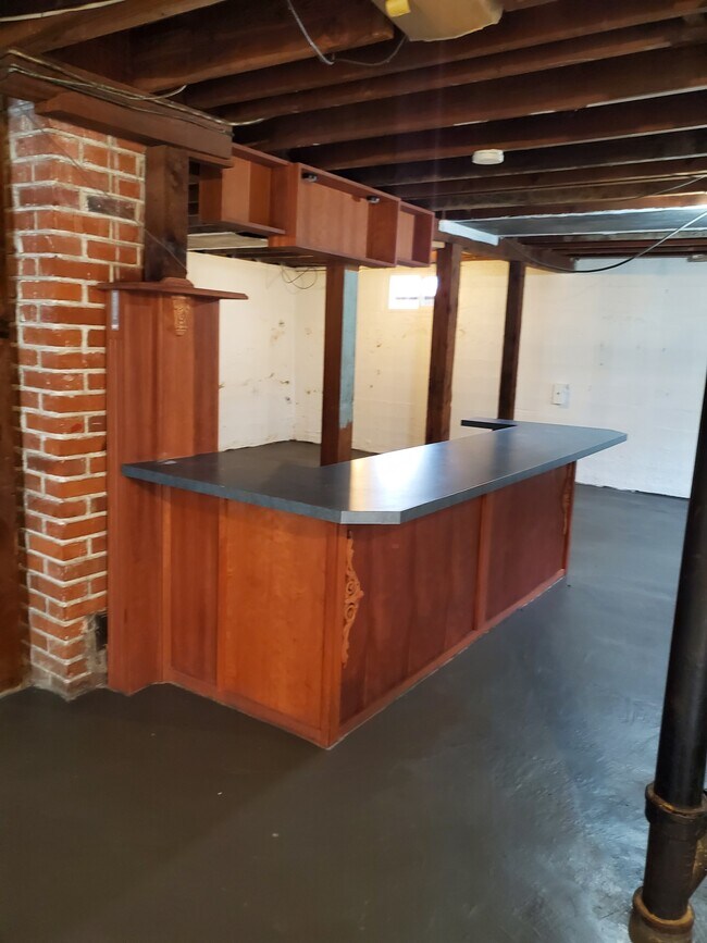 Basement - 807 St Helens St