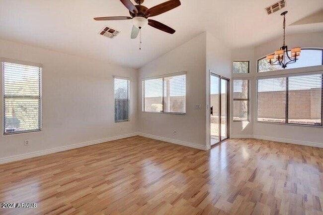 Building Photo - 2131 S Peppertree Dr