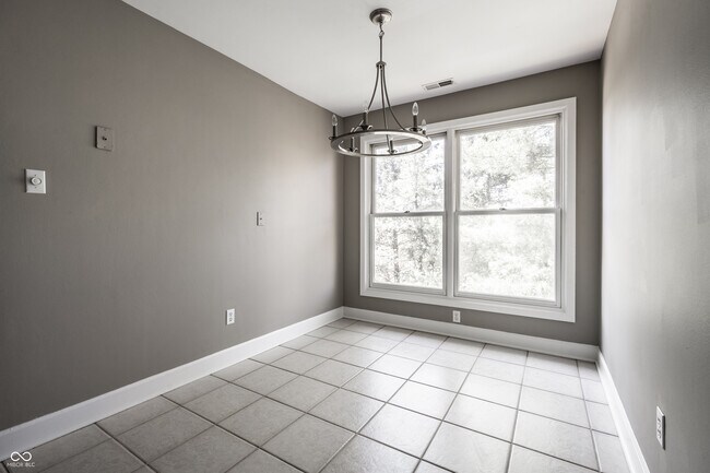 Building Photo - 8651 Jaffa Ct Dr E