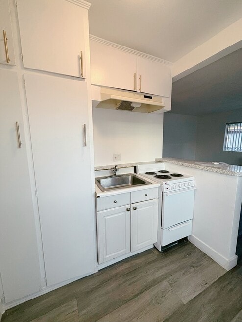 Building Photo - 6512 Pickering Ave