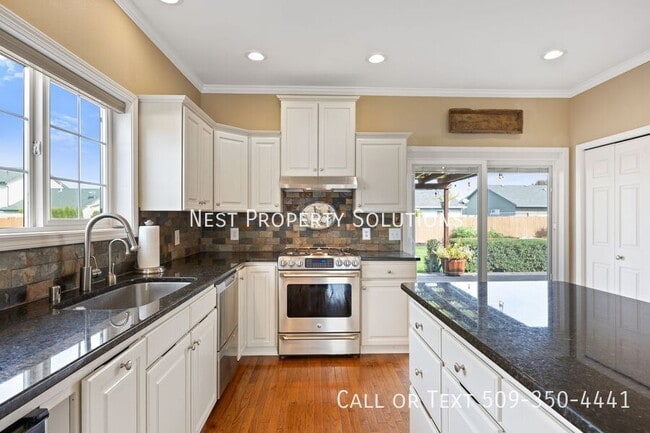 Building Photo - 318 E Tanglewood Dr