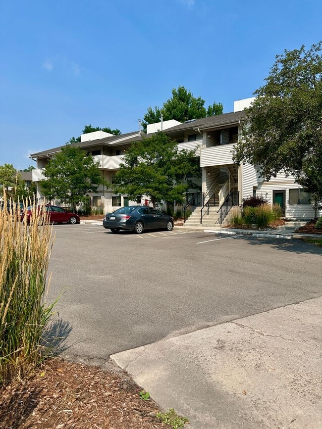 Building Photo - 1705 Heatheridge Rd