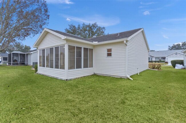 Building Photo - 807 Ramos Dr