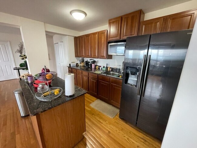 Building Photo - 4180 N Marine Dr