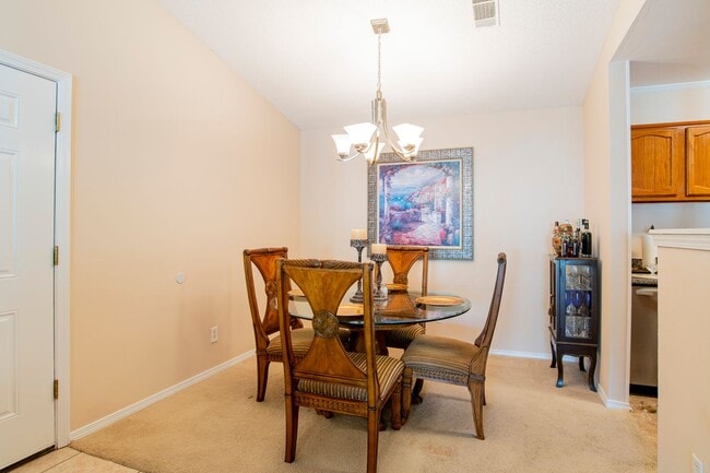 Building Photo - Well-maintained Pensacola Condo with Community Pool & Central Location