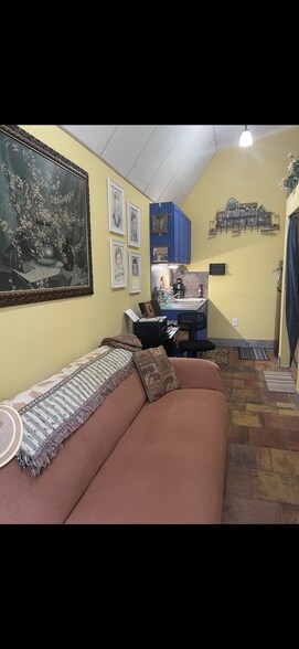 Building Photo - 1960 Florida Ave