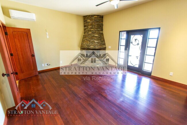 Building Photo - 39614 N 7th St