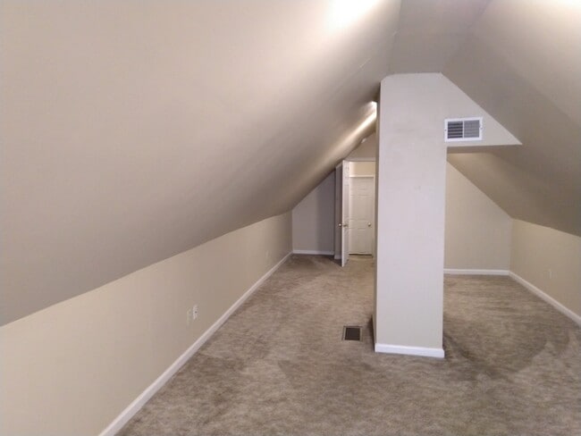 Upstairs Bedroom #2 - 2623 Mount Vernon Ave