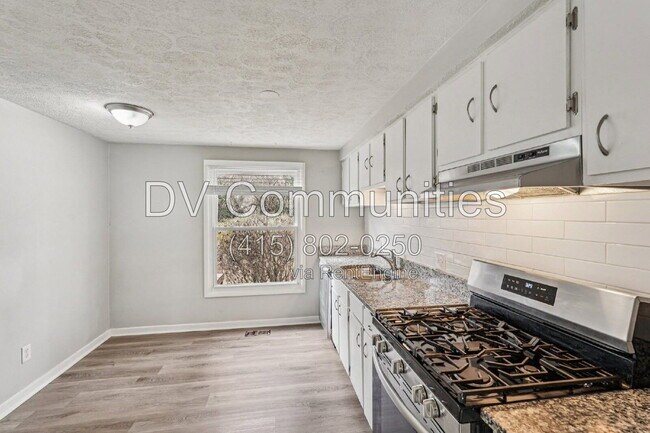 Building Photo - 3531 Tewksbury Dr SW