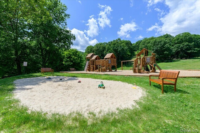 Building Photo - 785 Heritage Hills