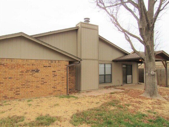 Building Photo - 10340 Exter Ave