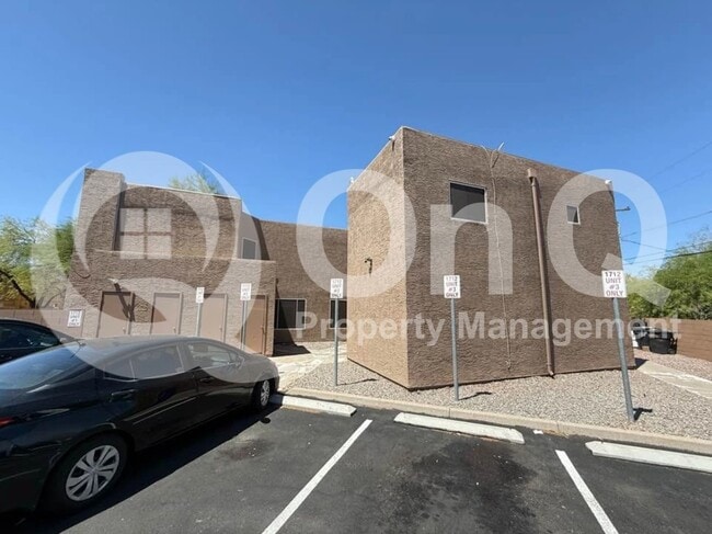 Primary Photo - 1712 E Pepper Cir