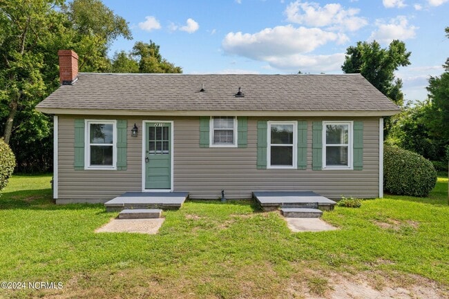 Building Photo - 2810 Oaks Rd