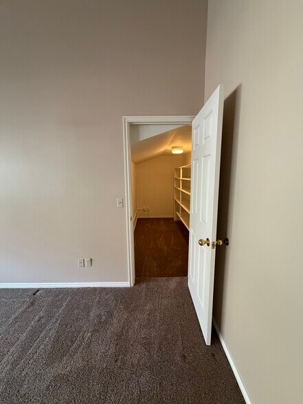 Building Photo - 1715 Darling St