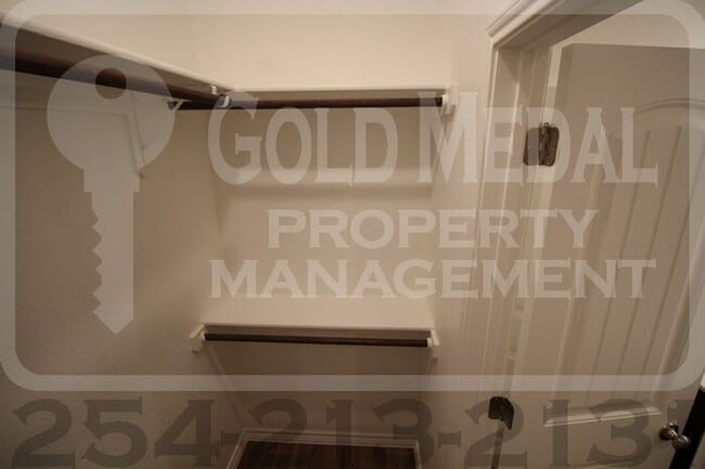 Building Photo - 5105 Red Rose Xing