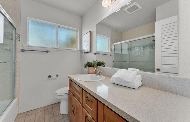 Building Photo - 8425 Pioneer Dr