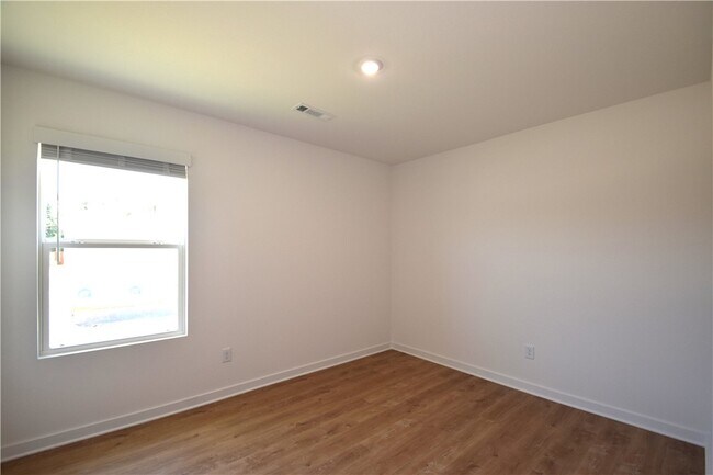 Building Photo - 577 Nevada St