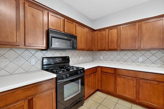 Building Photo - 319 Bandstand Ln