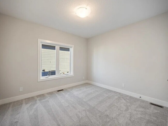 Building Photo - Spacious 4-Bedroom Home in Quiet Polk City...