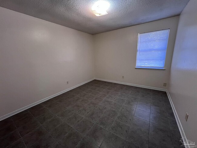 Building Photo - 1117 Polk Ave