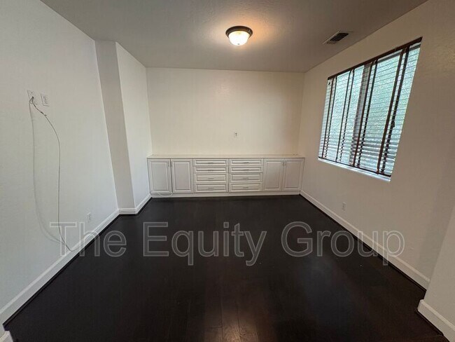 Building Photo - 3047 W Harold Ct