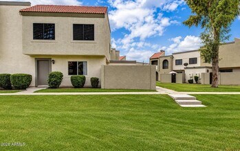 Building Photo - 5984 N 48th Ave