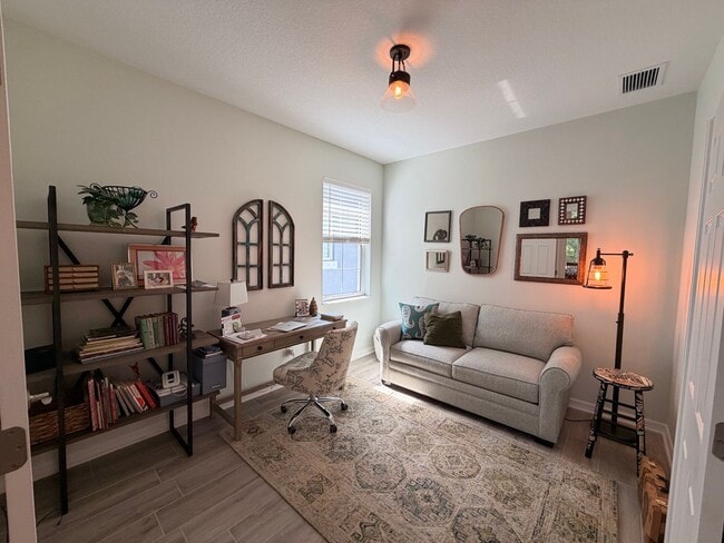 Building Photo - 6001 Fiore Dr