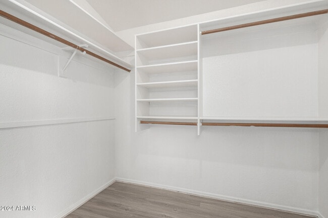 Building Photo - 3025 E Woodland Dr