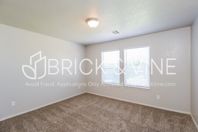 Building Photo - 5521 Del Creek Rd