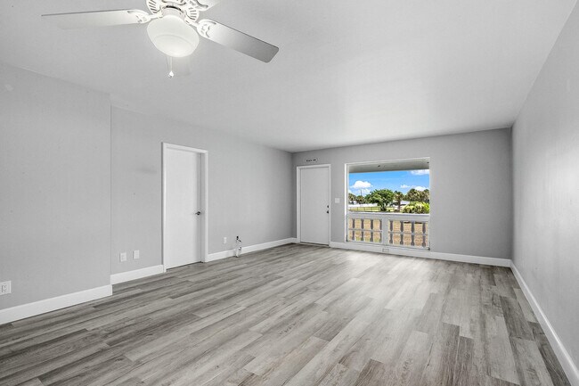 Building Photo - 2186 Jimmy Buffett Mem Hwy