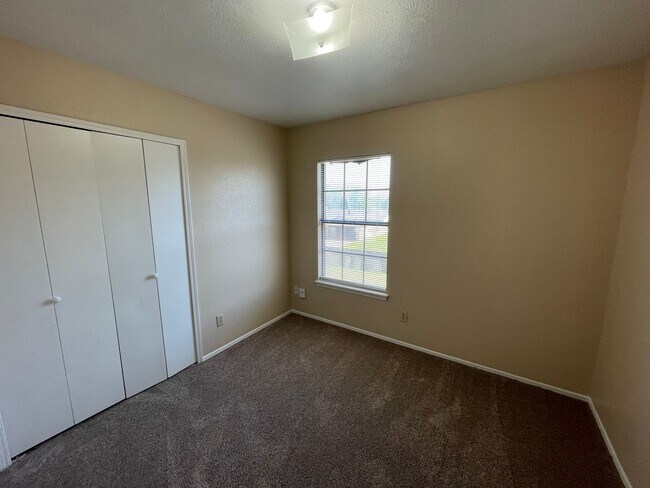 Building Photo - Perfect Home for you!