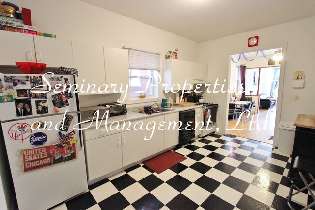Building Photo - 3311 N Hoyne Ave