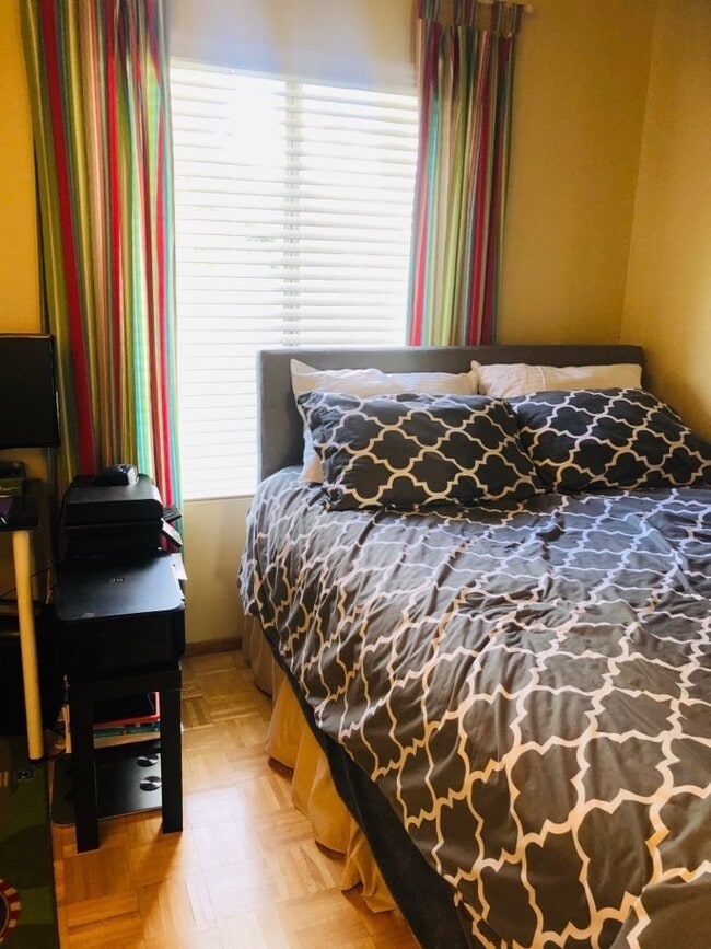 Building Photo - University City (UTC) 2BR/1BA CONDO @ GENE...