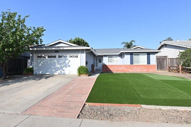 Primary Photo - 5719 Lathrop Dr