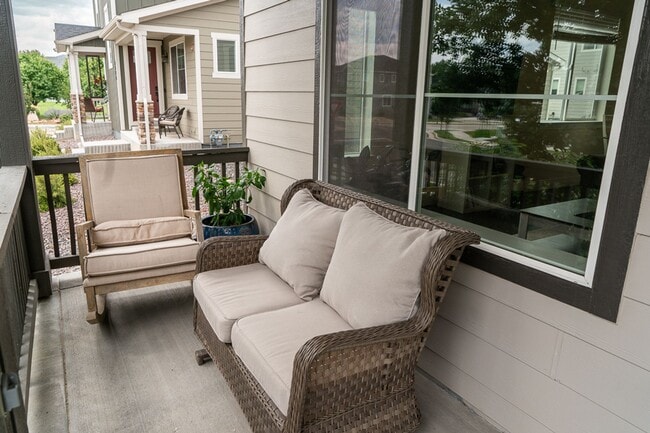 Building Photo - Students Welcome! 2 Story townhome in Registry Ridge---furnished option available