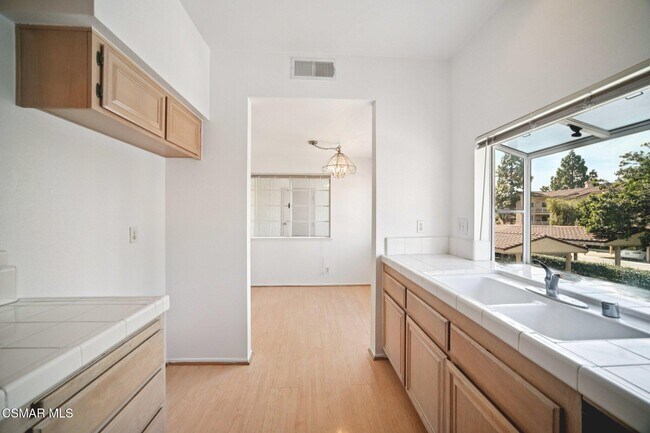 Building Photo - 668 Oak Run Trail