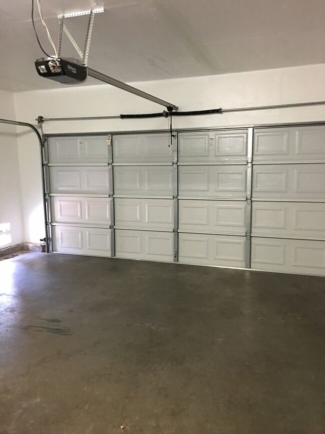 Building Photo - BEAUTIFUL 4 Bedroom Home 2.5 BA in Plumas Lake AVAILABLE NOW!