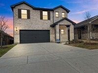 Building Photo - 3104 Yellow Pne Dr