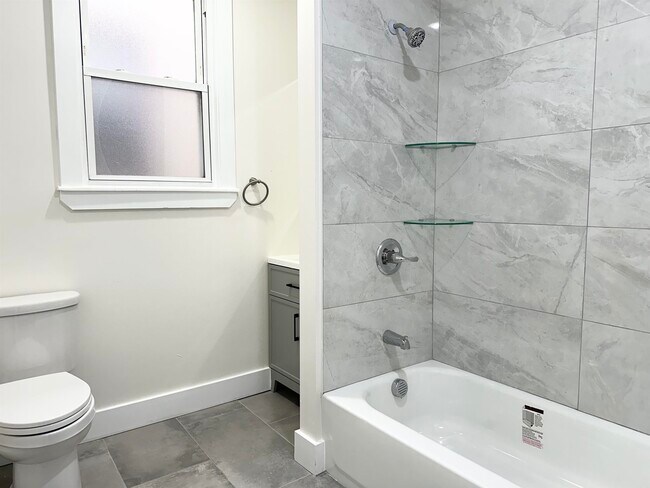 Building Photo - 84 Dekalb Ave