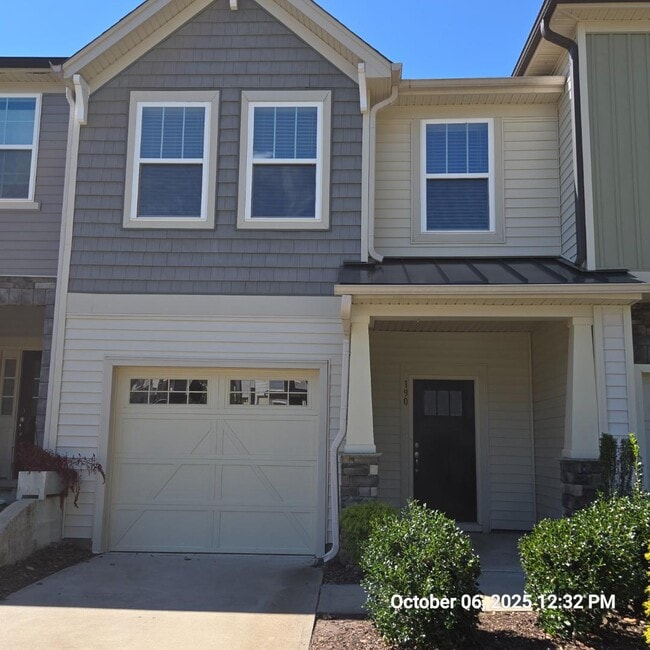 Building Photo - 190 Thornhill Dr