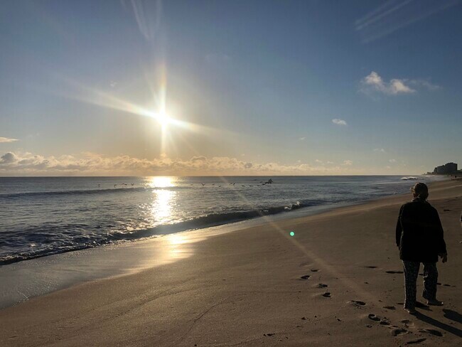 Building Photo - 5159 N Hwy A1A