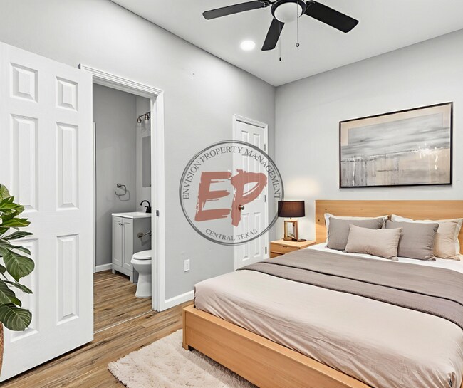 Building Photo - 221 N Bermuda St